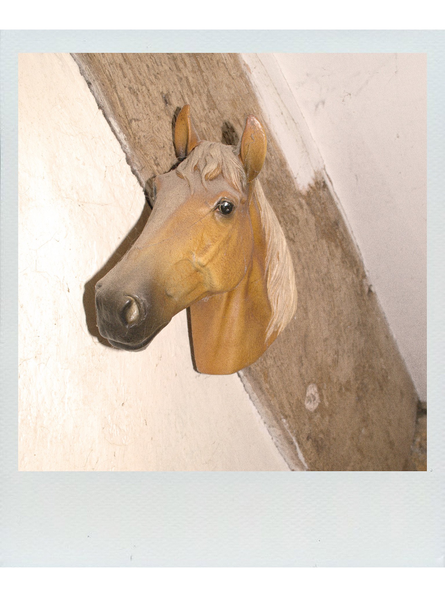 2026_Notes_On_Home_In_Praise_Of_Clutter_Blog_Article_1536x2060px_Carousel_02_Slice_02.jpg