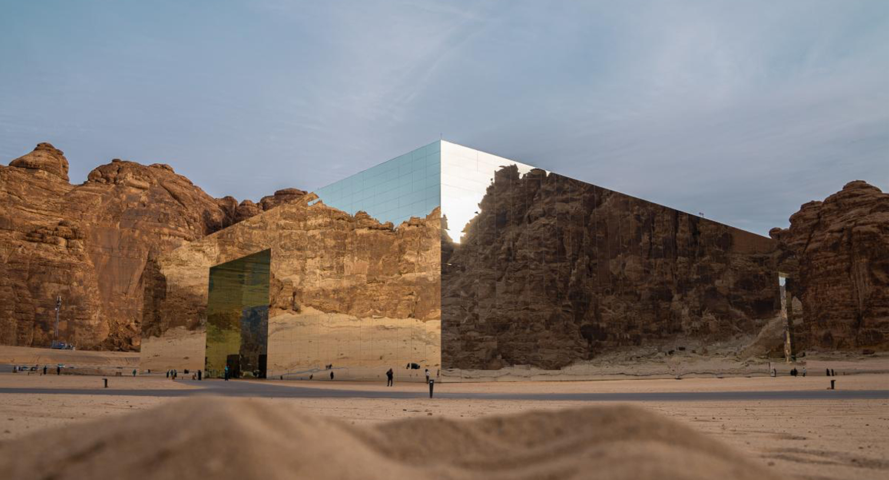 building made of mirror in dessert