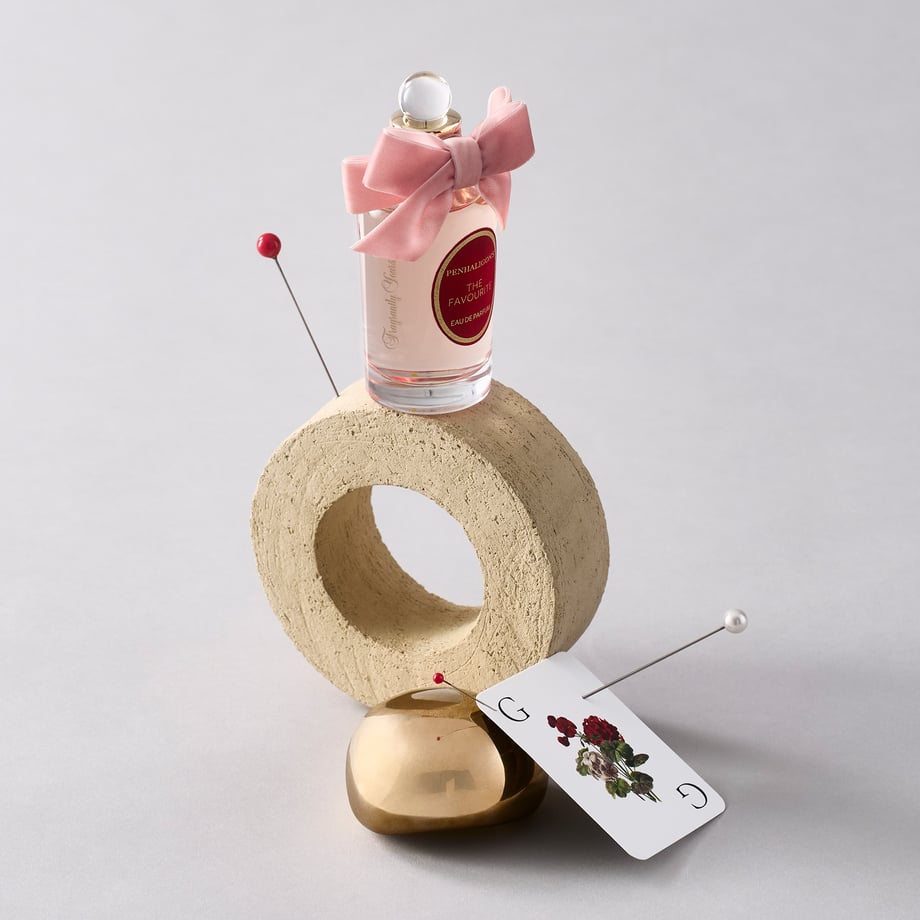 The Favourite fragrance with engraving accessories